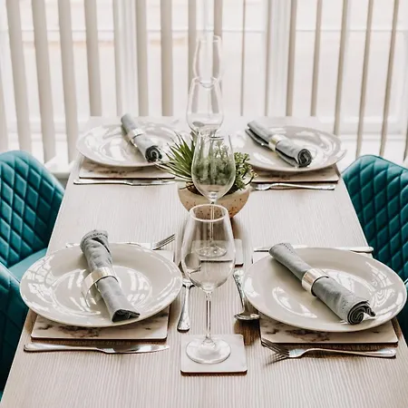 Grade Ii Restored Boutique Family Contractors *