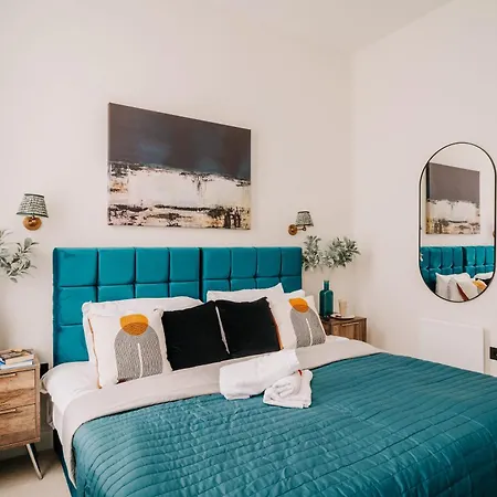 Grade Ii Restored Boutique Family Contractors *